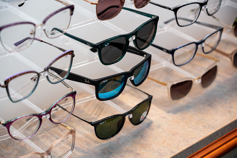online-frame-gallery Advanced Eyecare office interior
